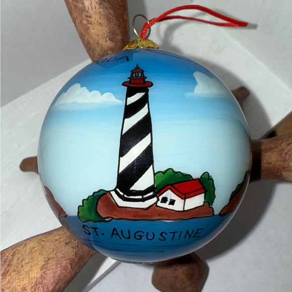 Beachcombers Reverse Hand Painted Glass fFlorida Lighthouse Christmas Ornament - Picture 9 of 12